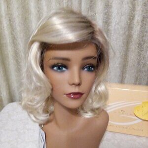 New wig #2 Gabor Bouncy Beauty  SS Champagne Blonde - Lace Front Left Mono Part-